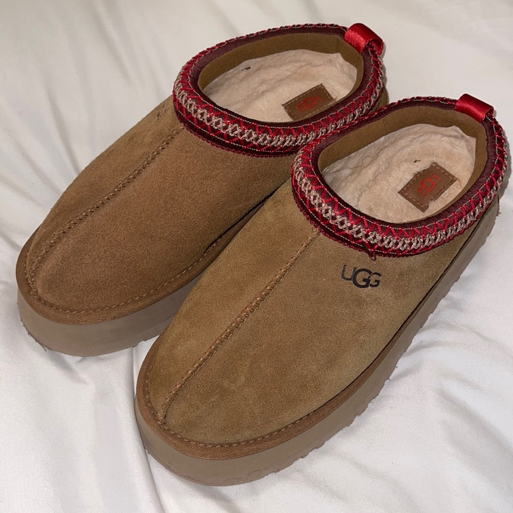 Ugg platform slippers women’s size 10.